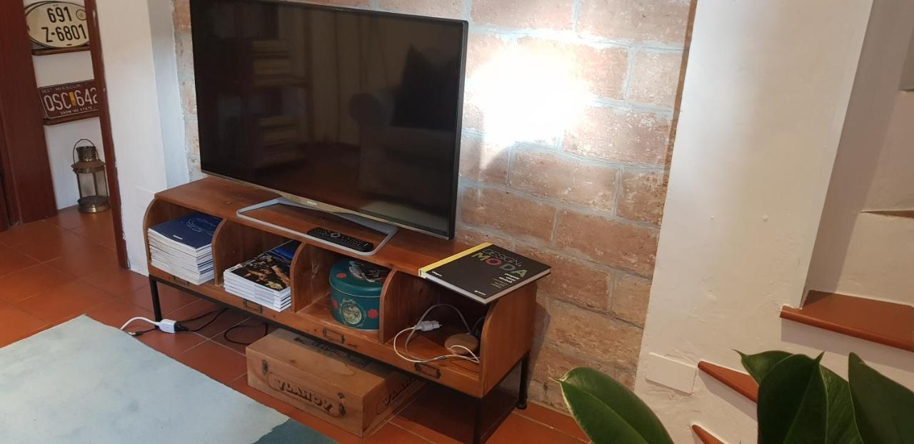 House On The Hills, 10 Minutes From City Center Bologna Bagian luar foto